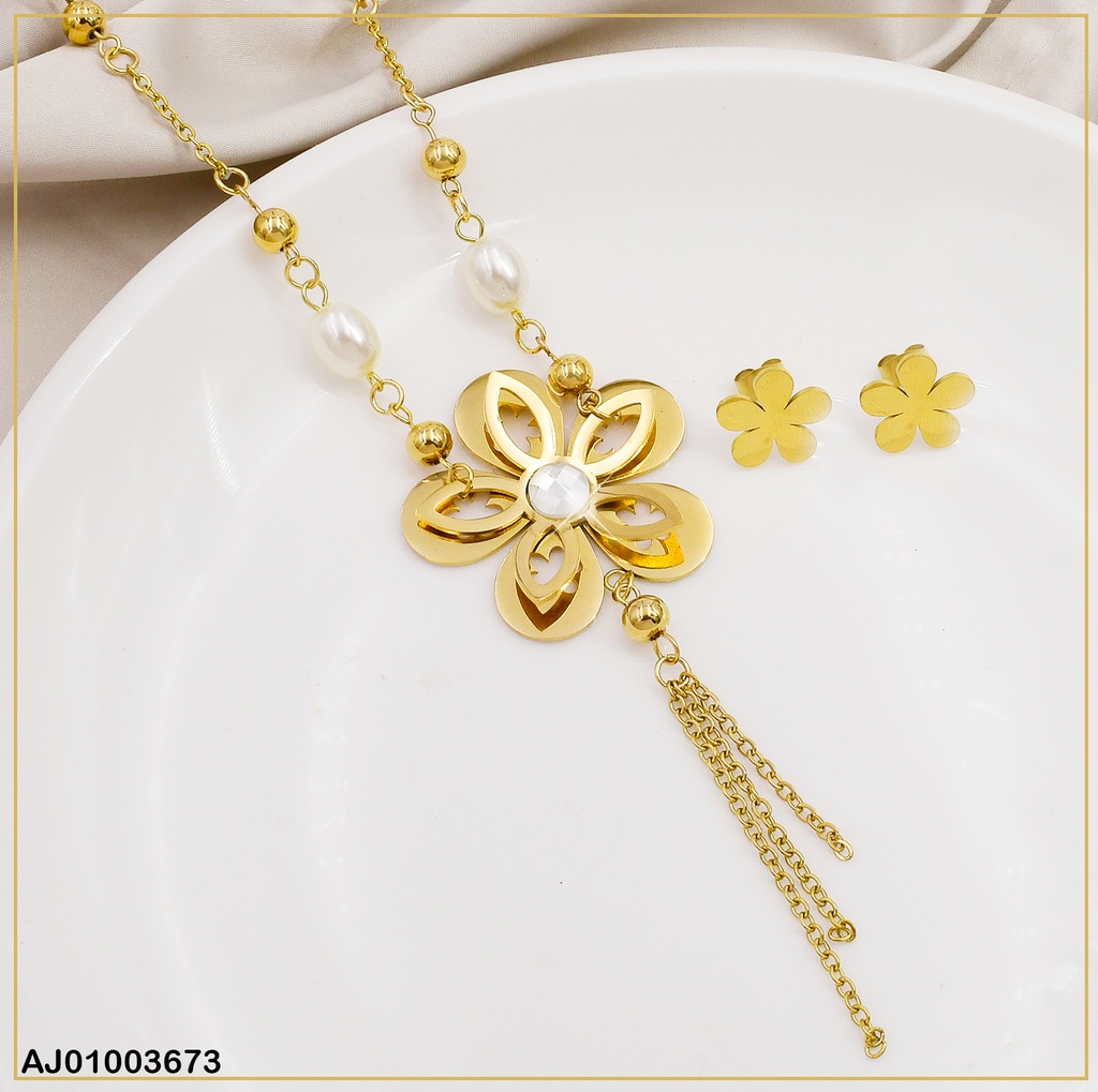 JUEGO FLOR REDONDEADA.ARETES PLACAS/DIJE C/PERLAS RIO-COLGANTES