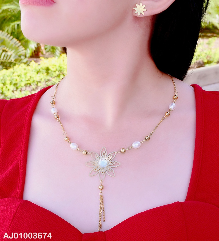 JUEGO FLOR GRANDE.ARETES PLACAS/DIJE C/PERLAS RIO-COLGANTES