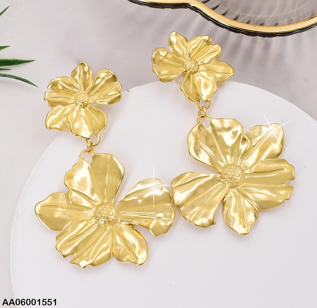 ARETES DOBLE FLOR VERT. PETÁLOS IRREGULARES