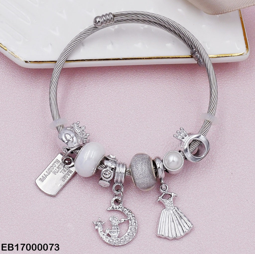 BRAZALETE PLATEADO AJUSTABLE C/CHARMS VESTIDO