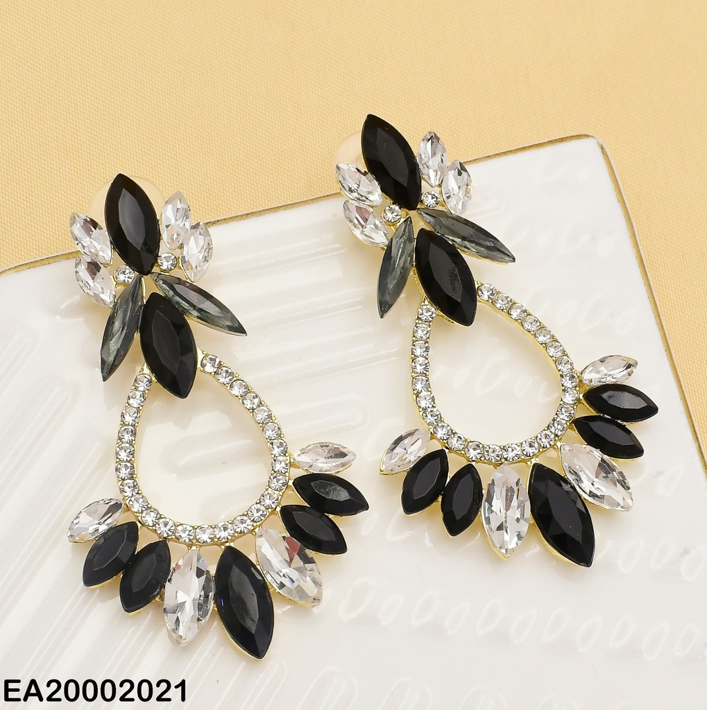 ARETES ESTRELLA ZIRC.NEGRAS/ZIRCONIAS C/ÓVALO ZIRC.