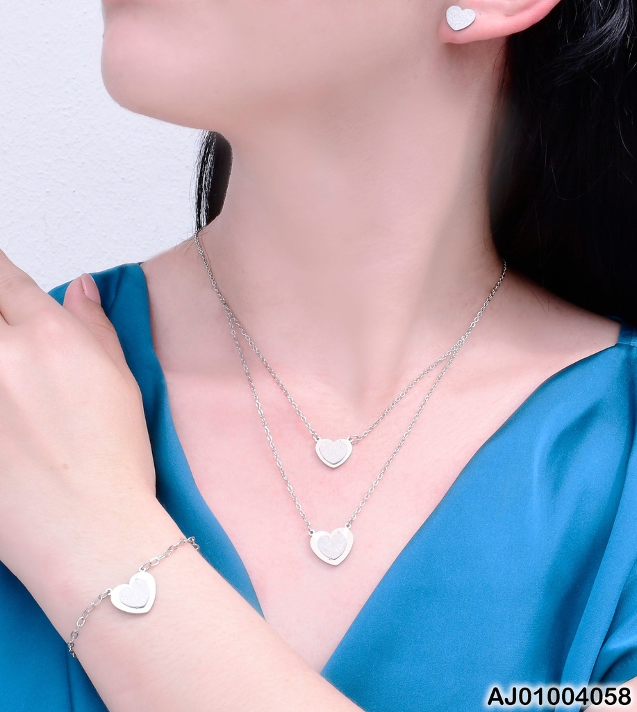 JUEGO PLATEADO CAD. DOBLE ARETES/ DIJE CORAZON C/ PULSERA  0736592-W130