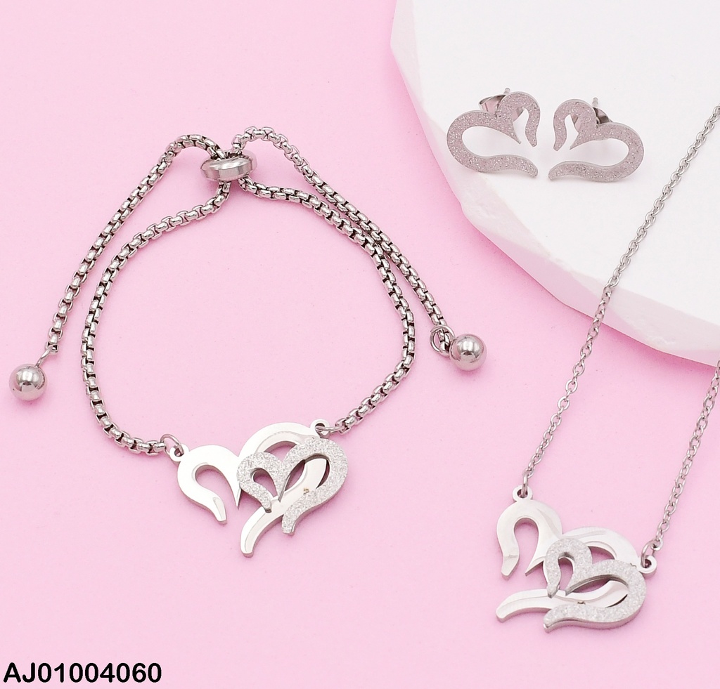 JUEGO PLATEADO  ARETES/ DIJES CORAZON C/ PULSERA 0736572-W130