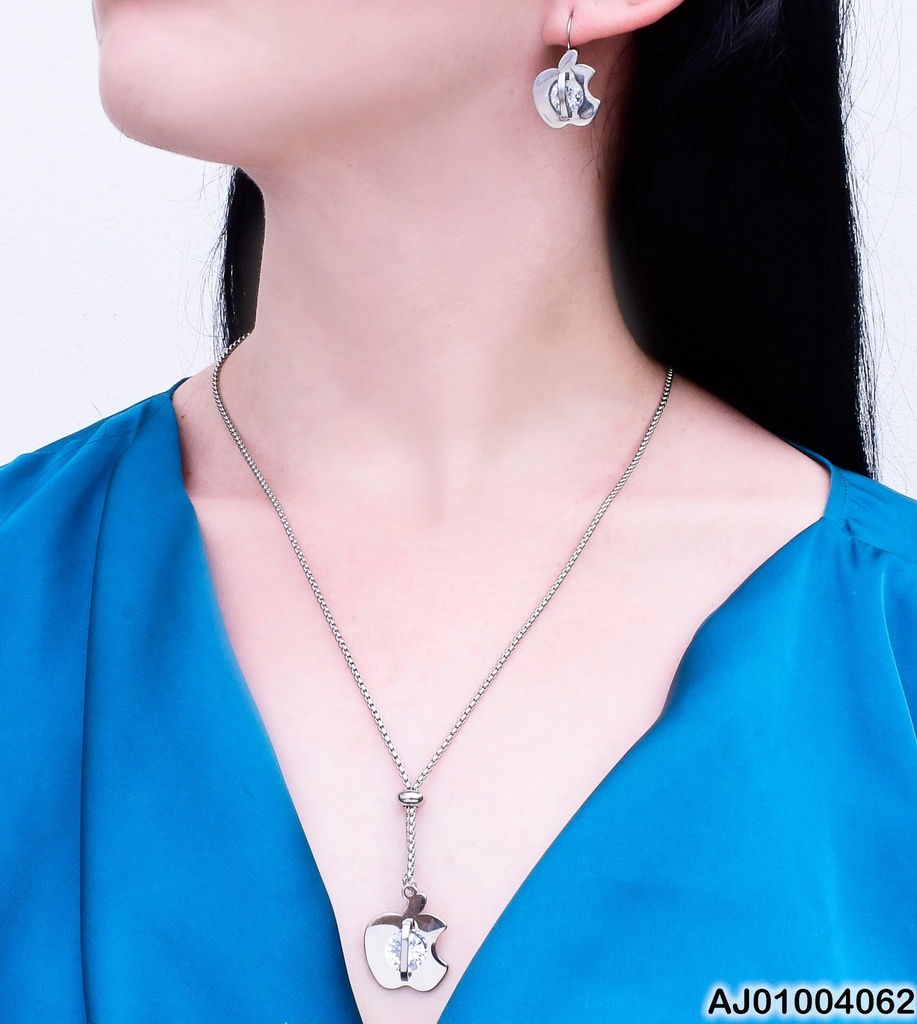 JUEGO PLATEADO CORBATERO ARETES/DIJE MANZ. ZIRC. CENTRO 0715432-W130
