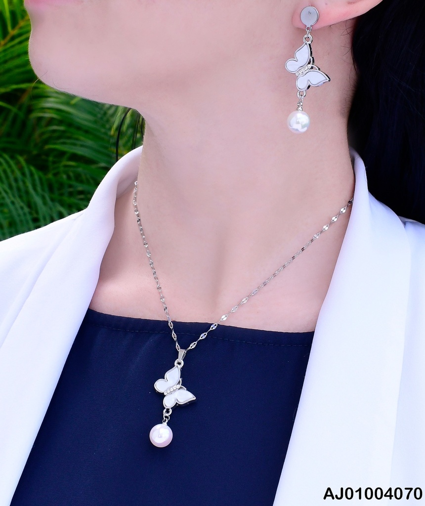 PLATEADO JUEGO DIJE / ARETES MARIPOSA PERLA  0726972-W130