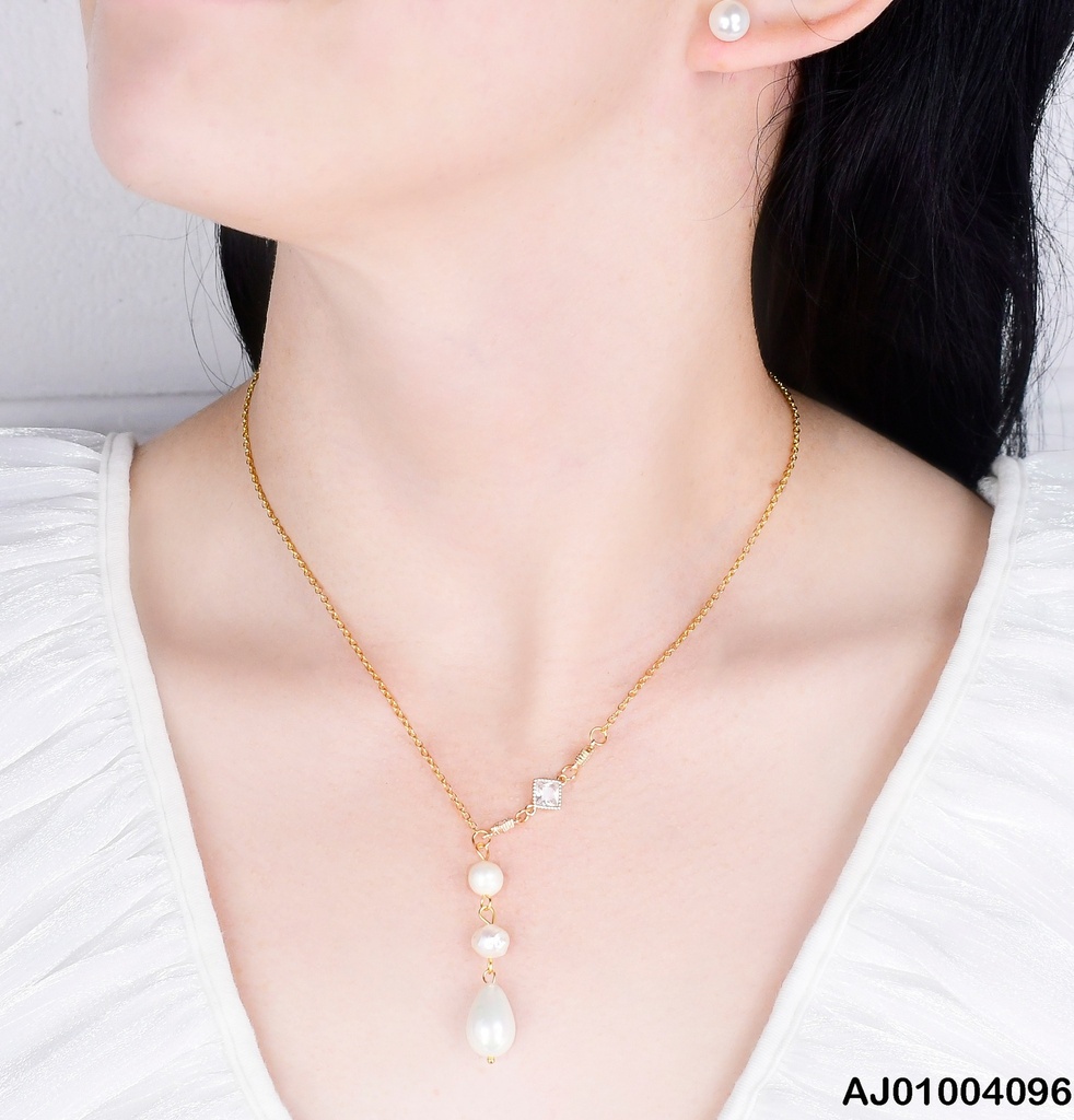 JUEGO DETALLES COLGANTE 3 PERLAS / CAN ROMBO ZIRC.