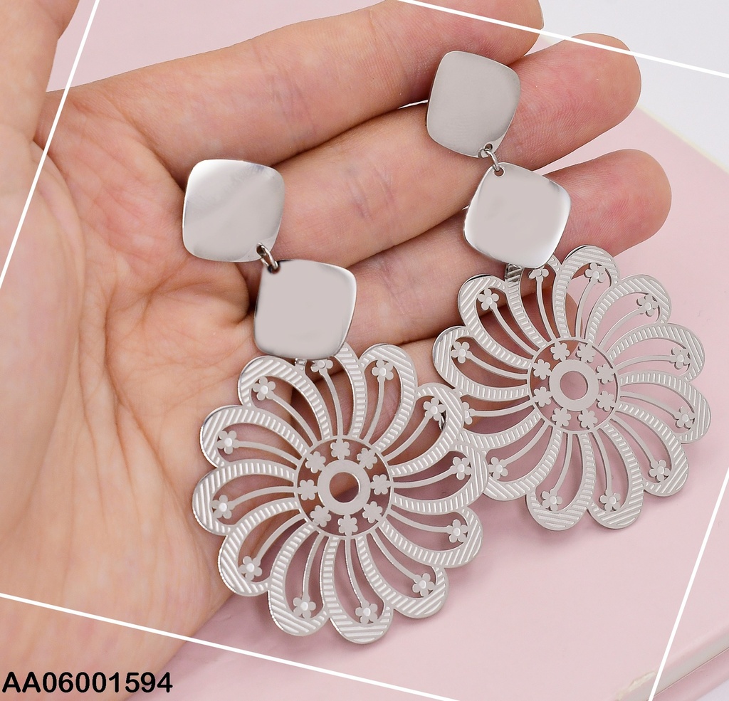 ARETES COLGANTE FLOR PLATEADO 0738512-054