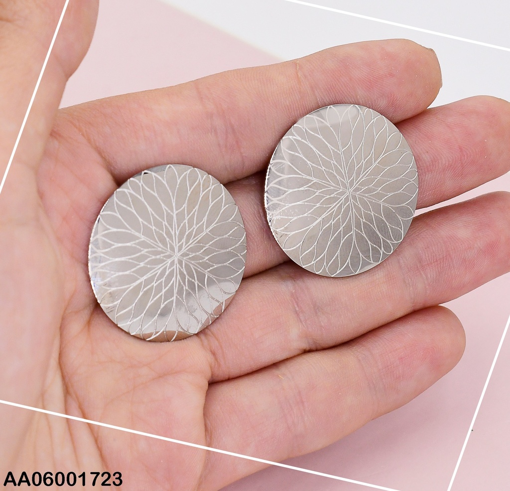 ARETES PLATEADO RD. GRABADO OJITAS 0712212-054