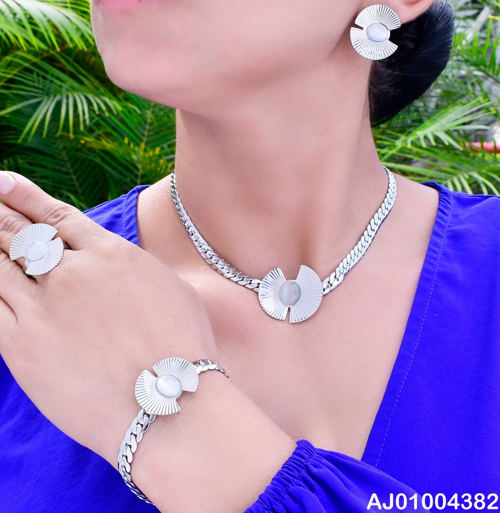 JUEGO PLATEADO  ARETES RD. SEMI ABIERTO PERLA BRAZALETE ANILLO 2S00050632-152
