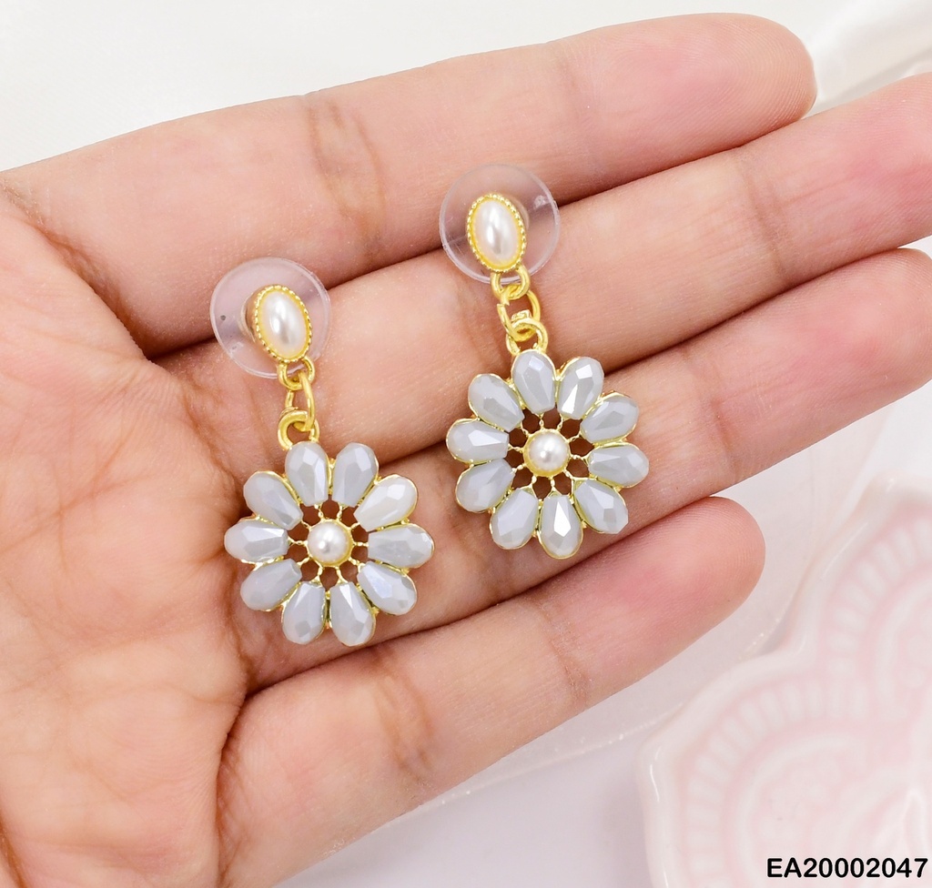 ARETES DE COLGAR FLOR GRIS