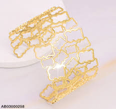 BRAZALETE GRUESO FORMADO POR FIGURA DE OSITOS BA061-045