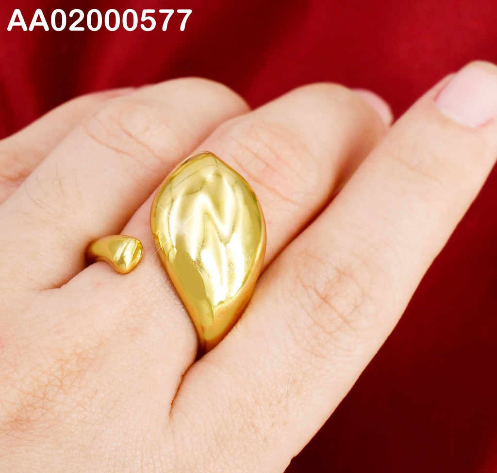 ANILLO ABIERTO HOJA DORADA EN UN EXTREMO
