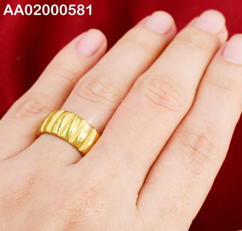 ANILLO ANCHO LINEAS GRABADAS VERTICALES
