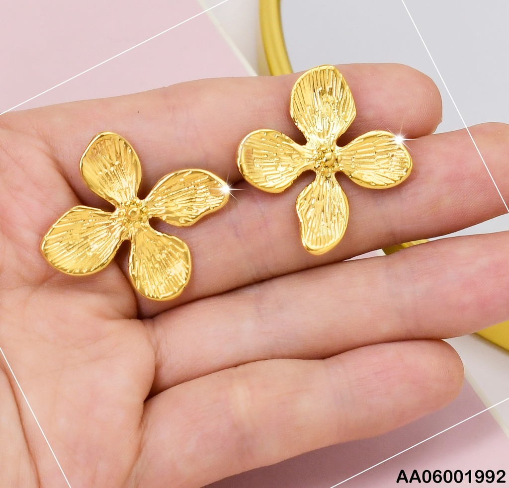 ARETES FLOR 4 PETALOS SEPARADOS