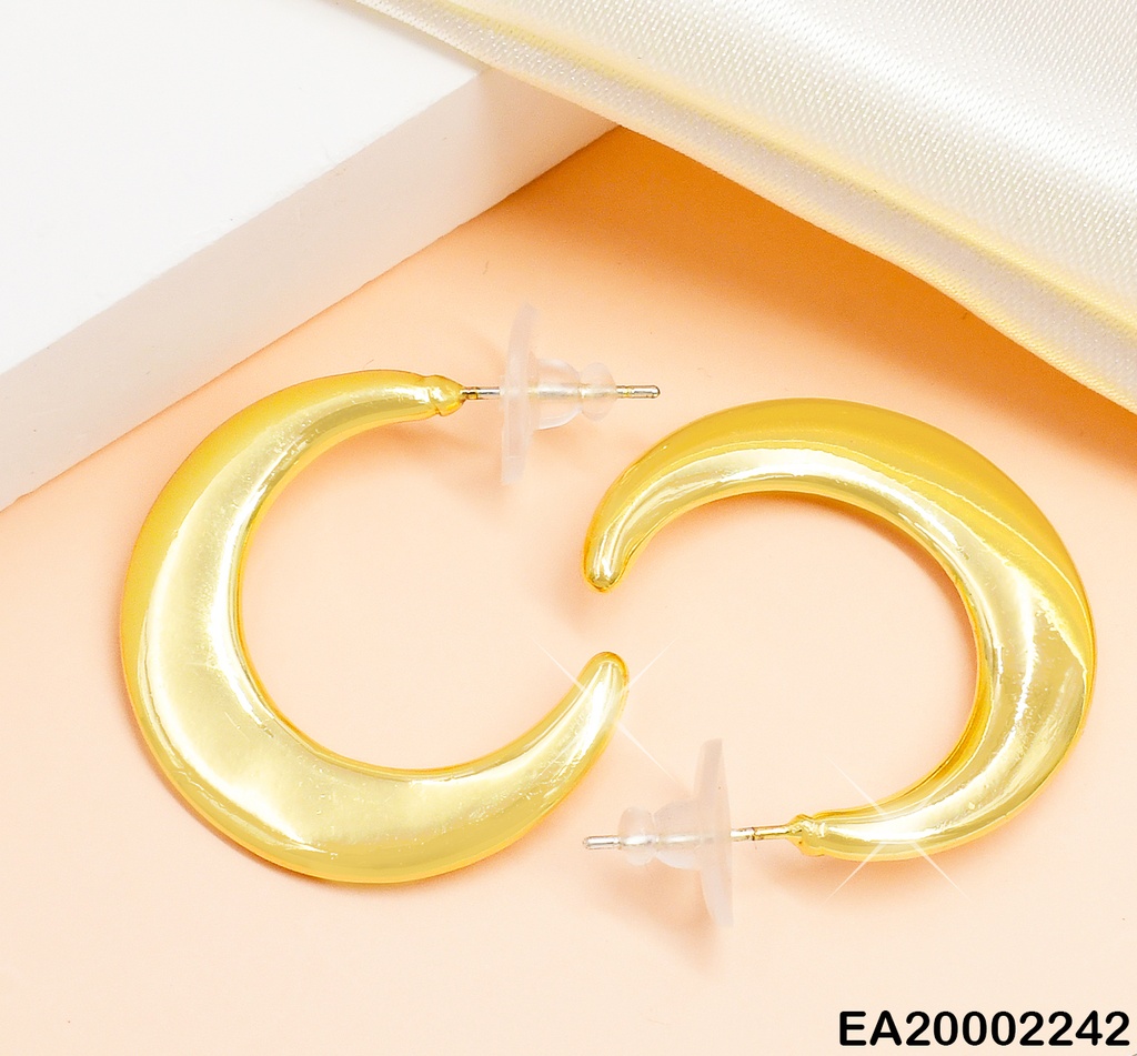 ARETES "C" PLANOS LISOS DORADOS