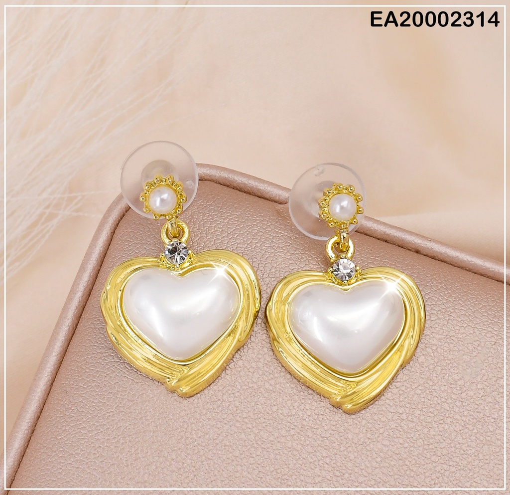ARETES CORAZON PERLA BORDE LINEAS GRABADAS (NPE2025)