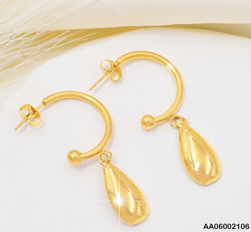 ARETES "C" COLGANTE GOTA DORADA 076967