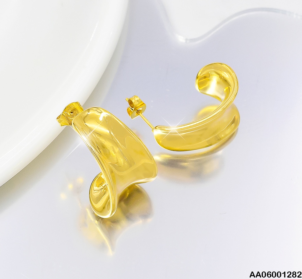 ARETES "J" LISOS DORADOS 076830-113