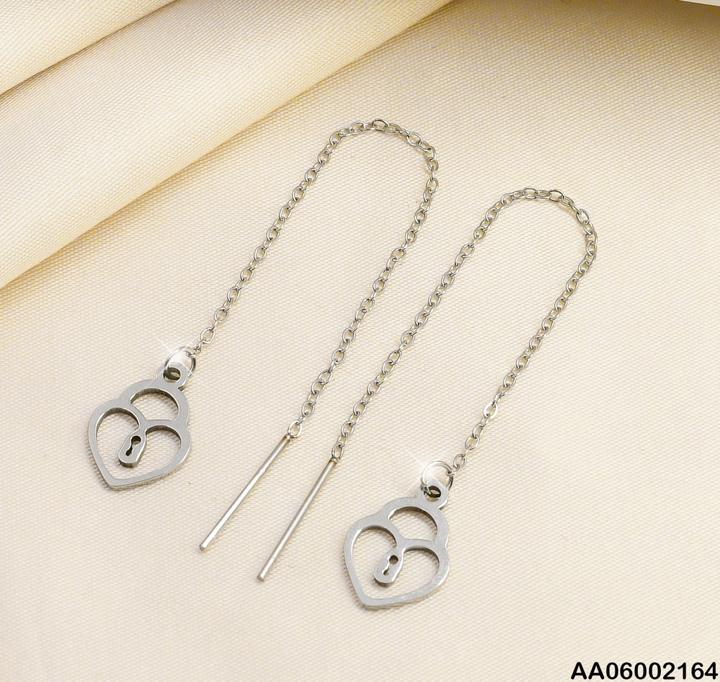 ARETES VIOLADORAS PLATEADAS CROQUI CORAZÓN CANDADO