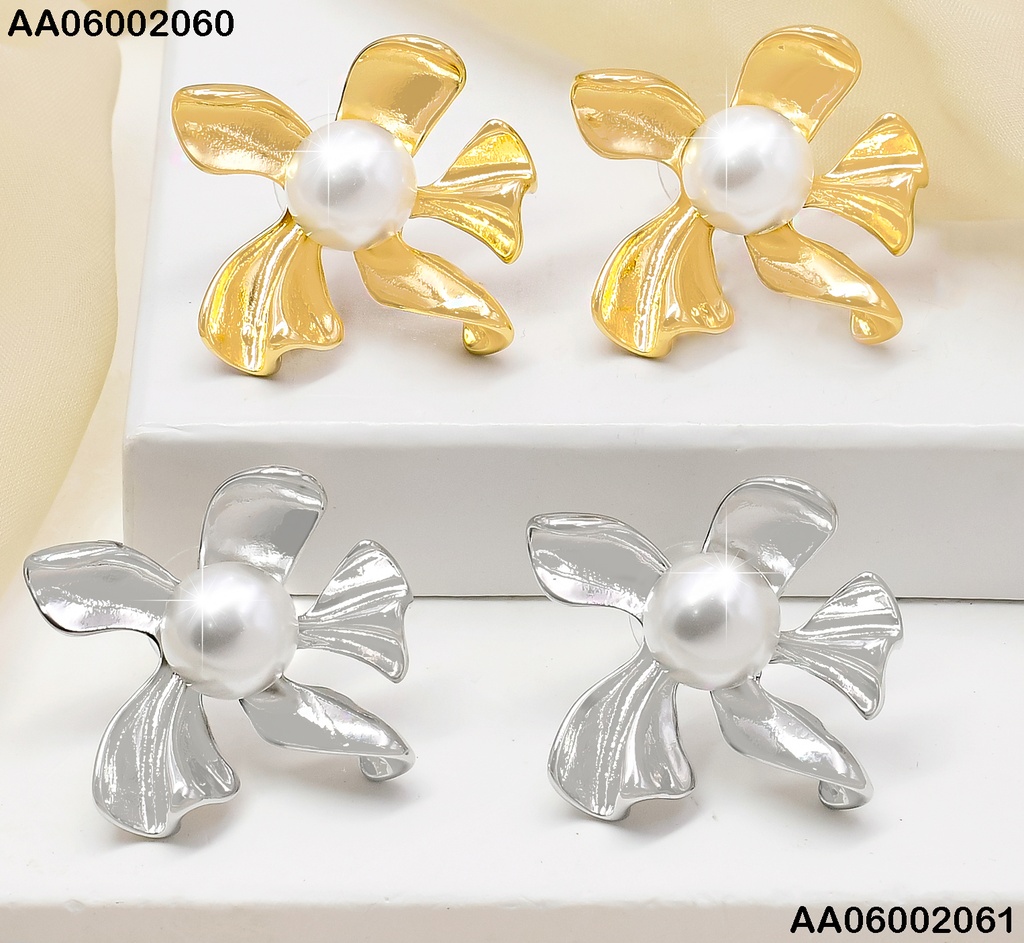 ARETES PLATD. FLOR 5 PETALOS PERLA # EA179-134