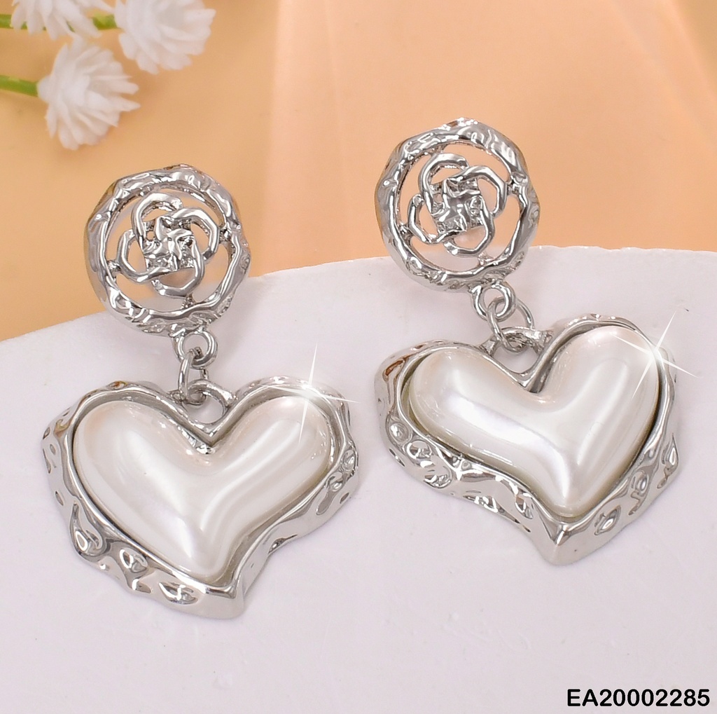 ARETES PLATD.  CORAZON CREMA # EE307-120 (NPE2025)