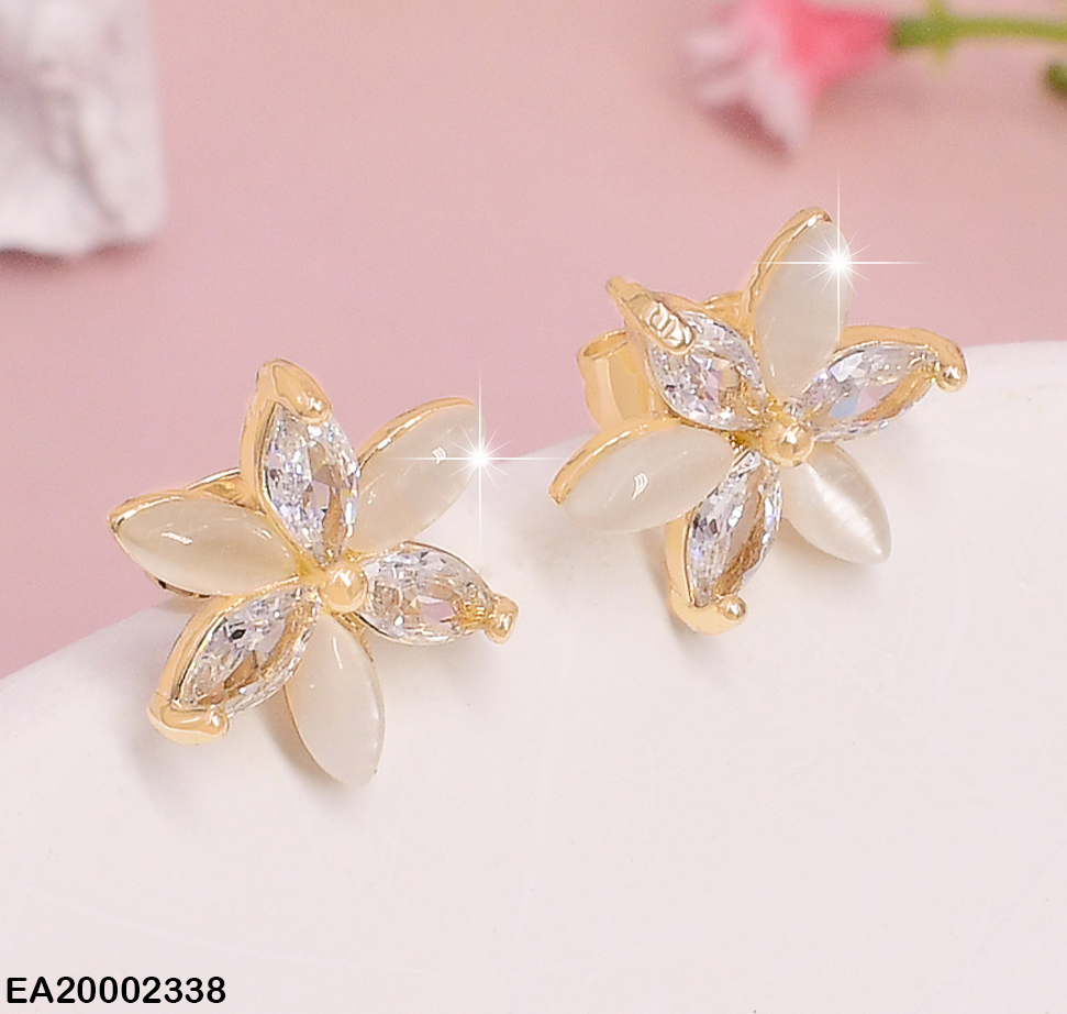 ARETES FLOR ZIRC.6  PETALOS CREMA Y CRISTAL # EE372-9