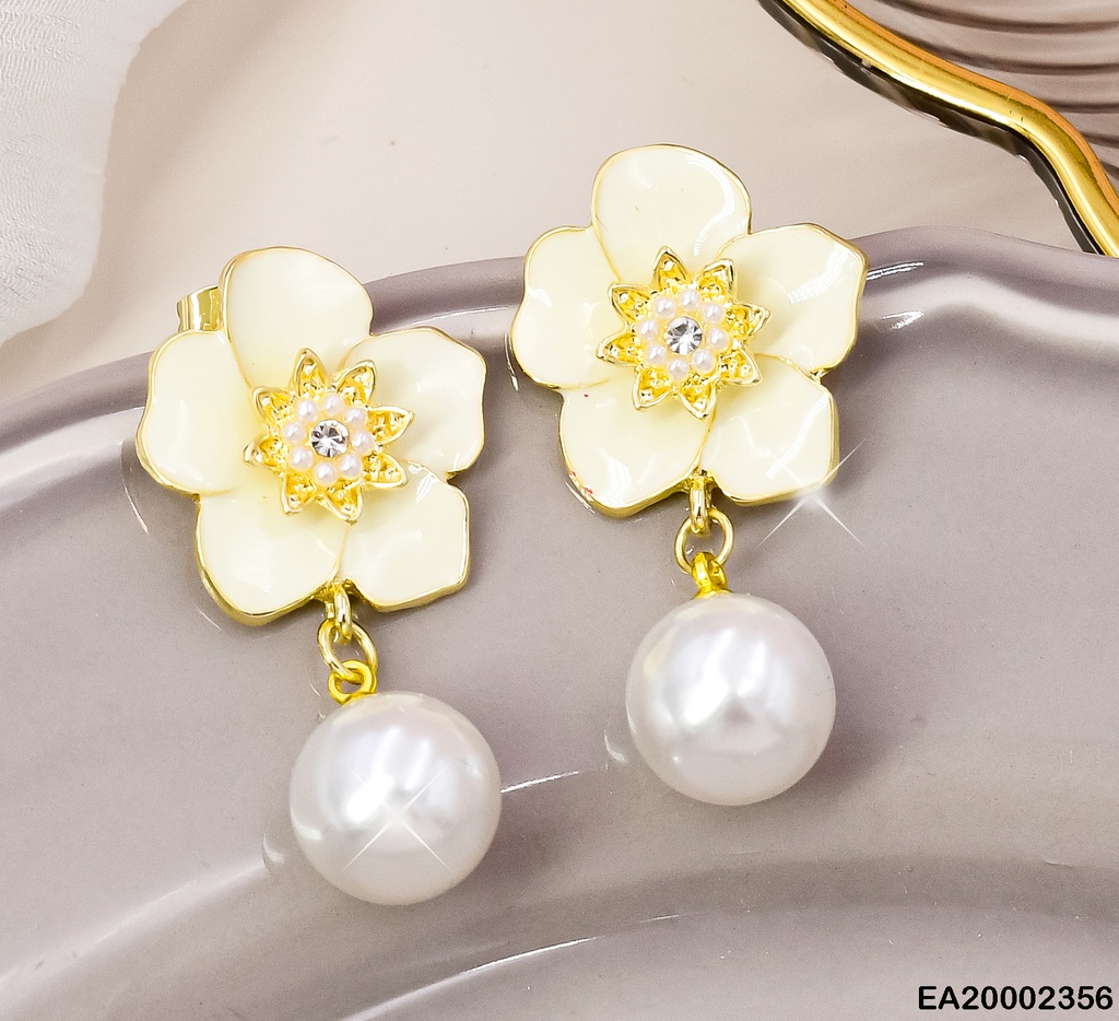 ARETES FLOR CREMA PERLA # EE411-9