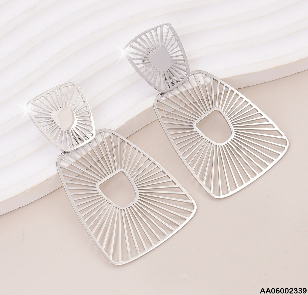 ARETES PLAT. 2 TRAPECIOS C/LINEAS CENTRO PLACA/HUECO EA528-131