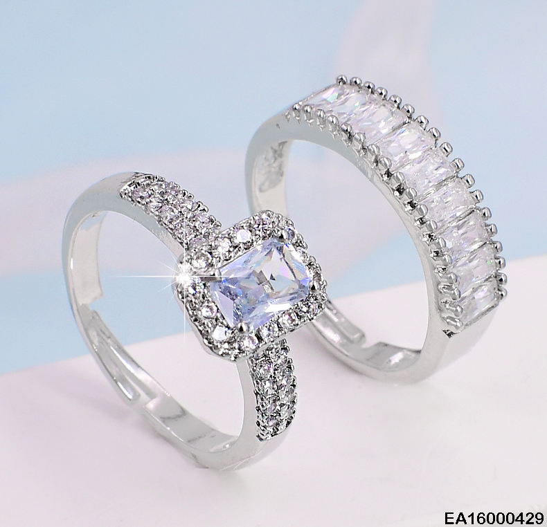 ANILLO DOBLE PLATEADO ZIRCONIAS EN VERTICAL RE076-213