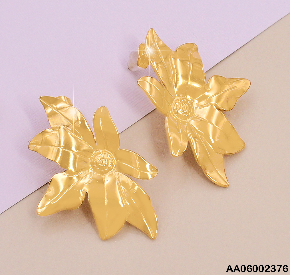 ARETES FLOR ALARGADA COL. DOR . EA490-45