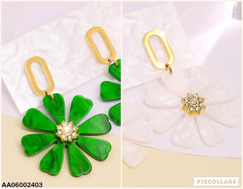 ARETE DOR ¨0¨ FLOR 8 PETALOS / FLOR ZIRC CENTRO COL SURT EA257-131