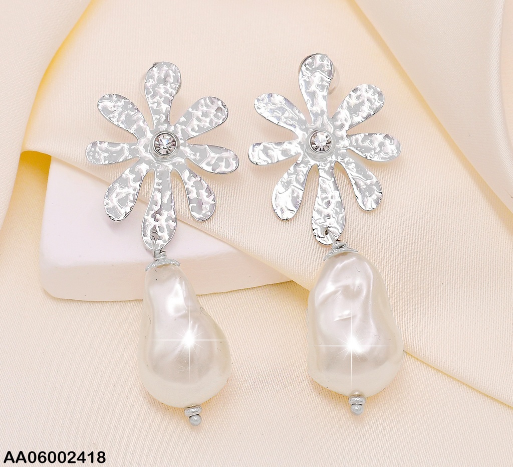 ARETES PLAT FLOR IRREGULAR C/ PERLA CULT. EA302-131