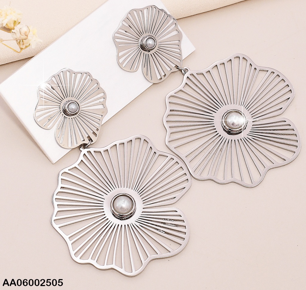 ARETES PLAT 2 FLOR COLGANTE IRREGULARES / PERLA CENTRO COL SURT. EA559-131