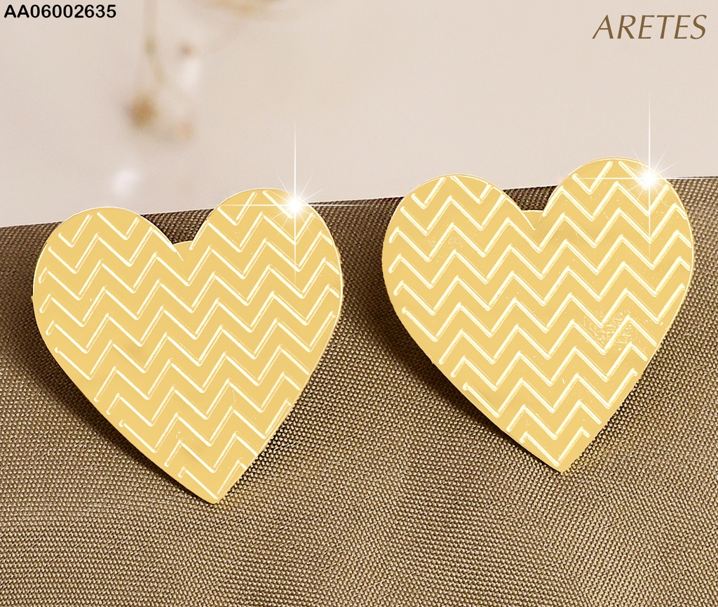 ARETES DOR CORAZON LINEAS TRIANGULARES GRABADAS  MOD.0852