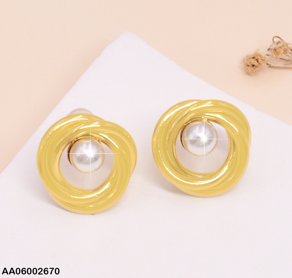 ARETES 3 CIRCULOS ENTRELAZADOS PERLA PARTE SUPERIOR