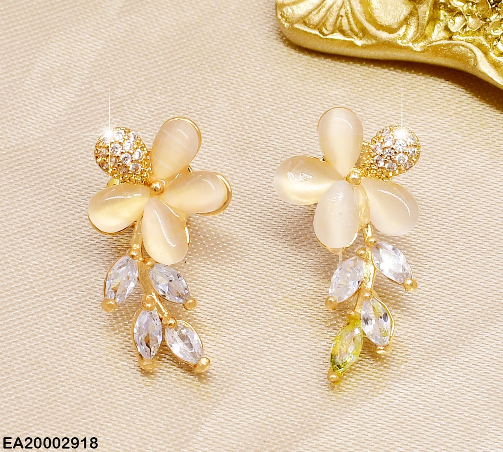 ARETES FLOR BEIGE C/TALLO HOJITAS ZIRC. EE397-10