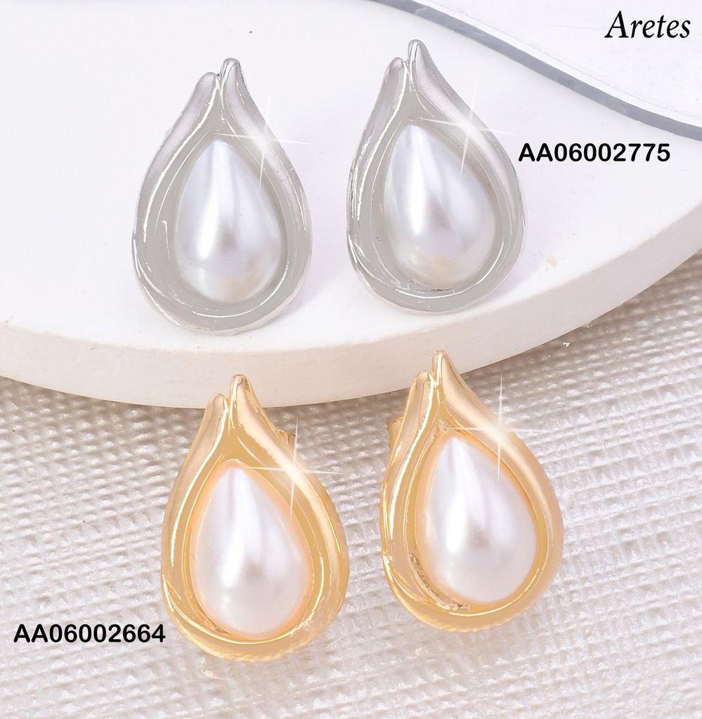 ARETES GOTA BORDE PLATEADO CENTRO PERLA K4921
