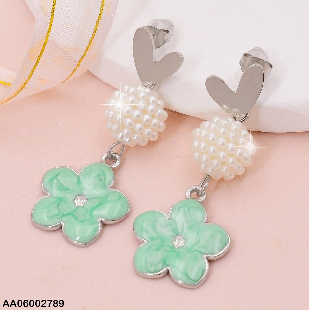 ARETES PLAT CORAZON/ ESFERA BLANCA/FLOR 5 PET. ESMALTADA VERDE EA703-45