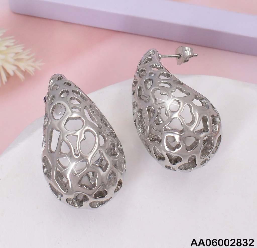 ARETES PLAT. "J" CALADO EA773-1