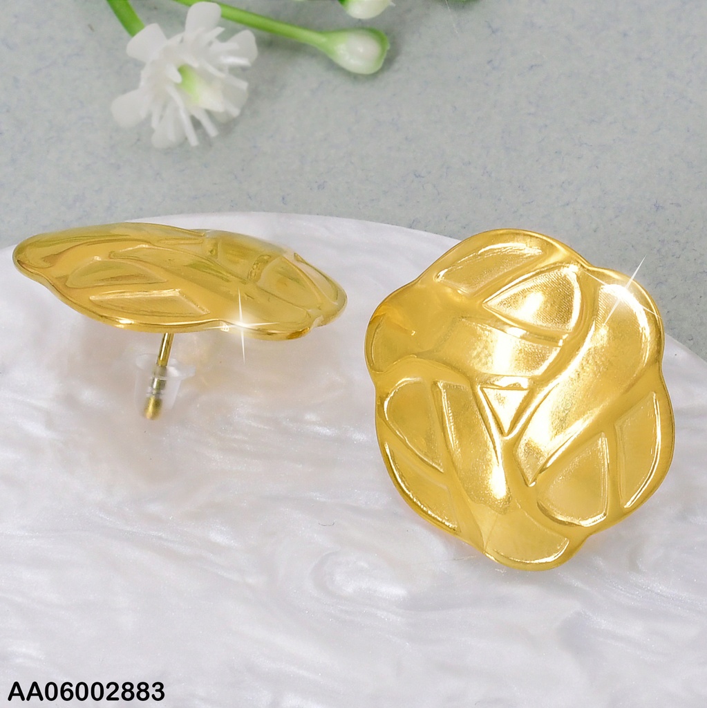 ARETE DOR FORMA DE FLOR RAYAS ONDULADAS KE114291