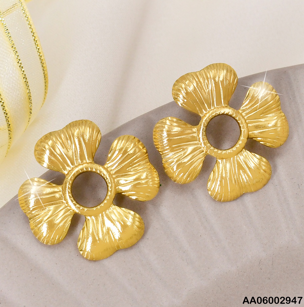 ARETES DOR FLOR 4 PETALOS/ CENTRO HUECO K3215-123