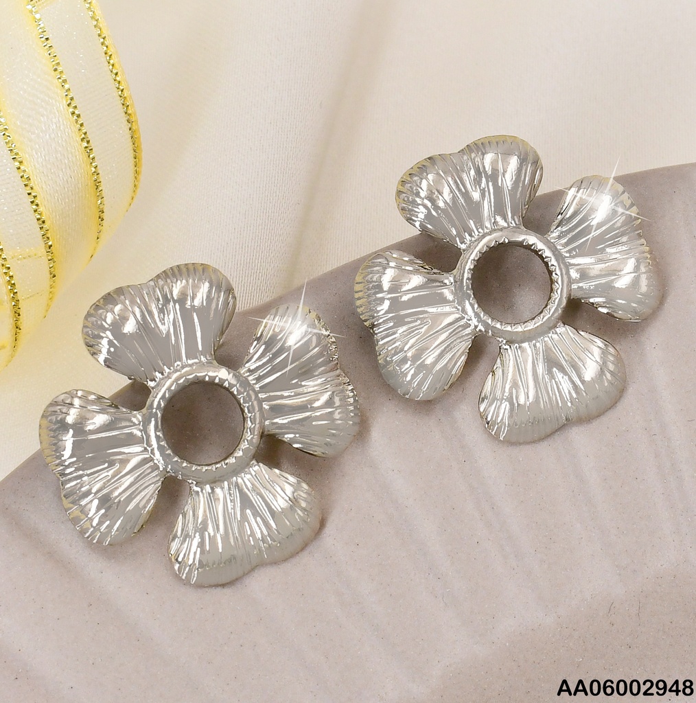 ARETES PLAT FLOR 4 PETALOS/ CENTRO HUECO K3216-123