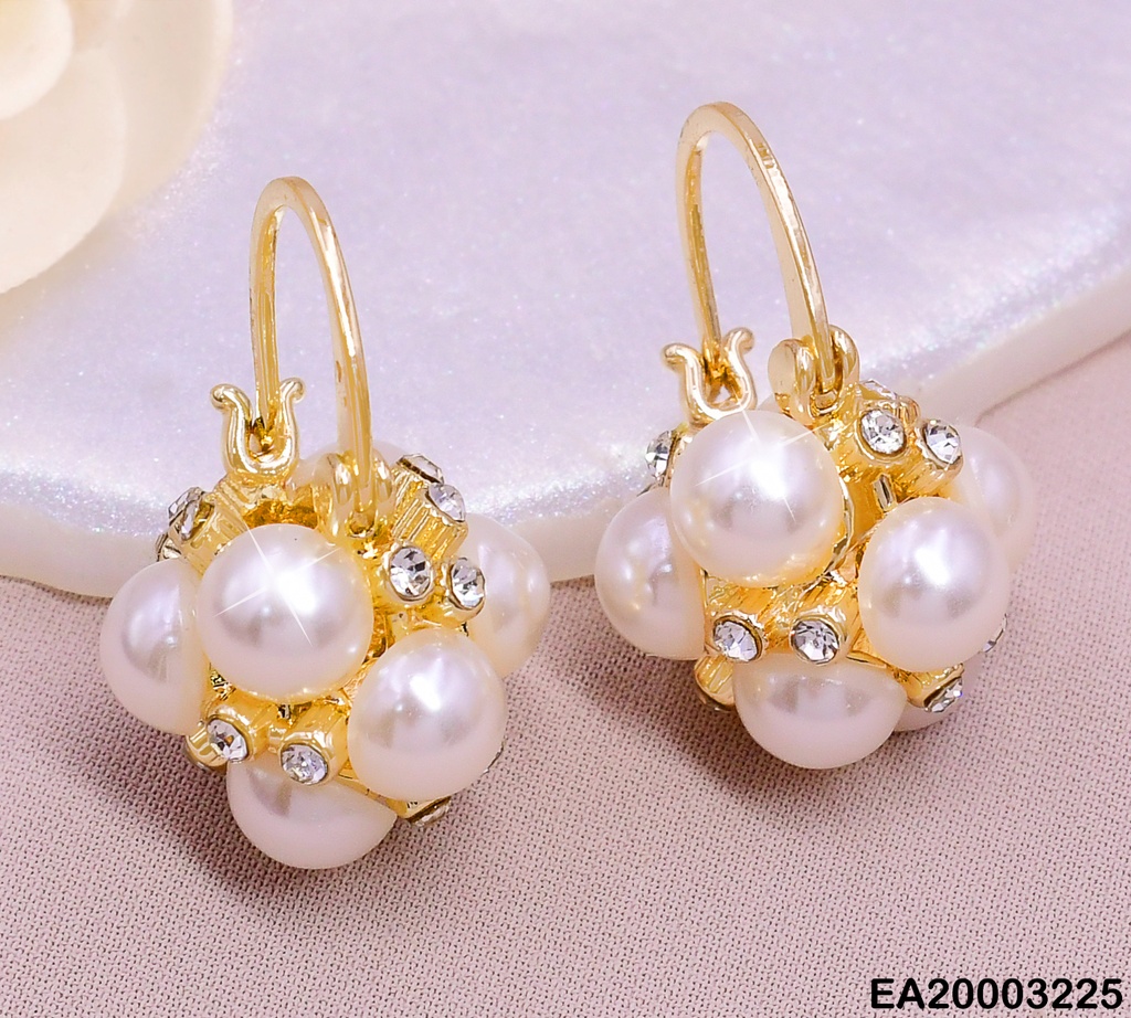 ARETES HUGGIES PIÑA PERLITAS P8549