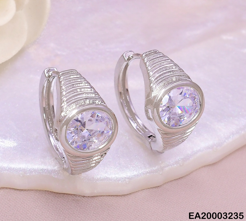 ARETES HUGGIES PLAT.LINEAS GRAB./ZIRC.OVAL K3235