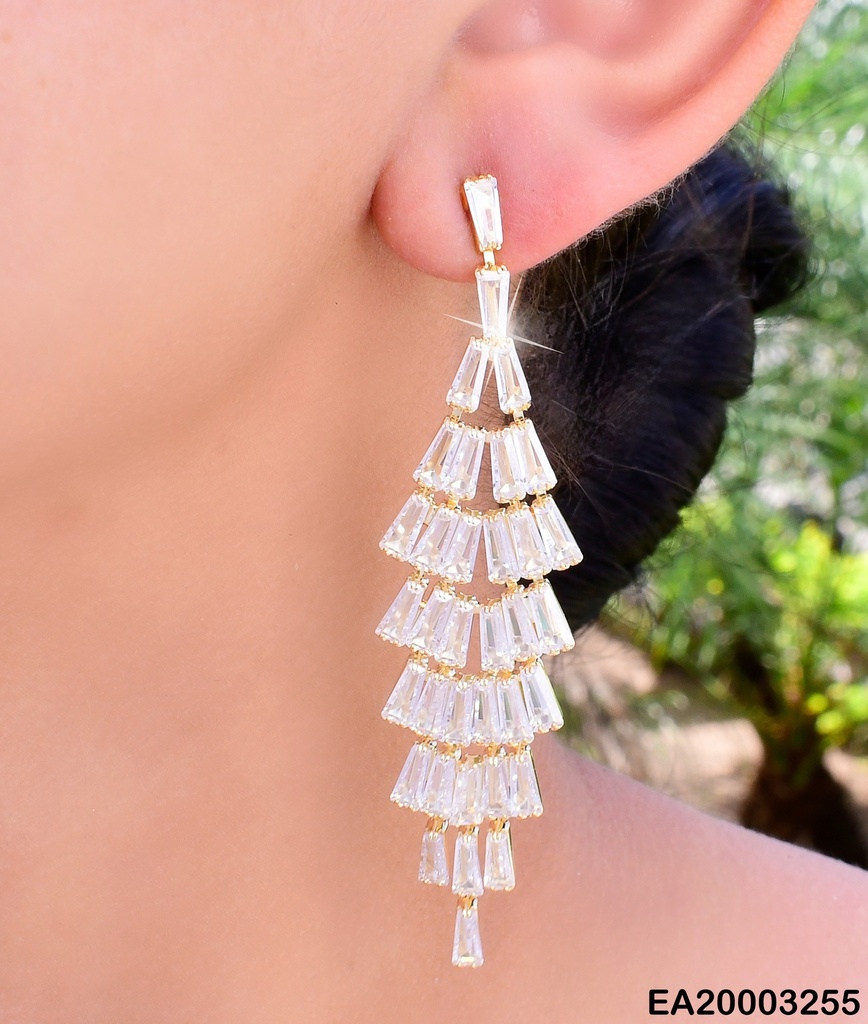 ARETES DOR LLUVIA EN FORMA TRIANGULAR EE1107-132