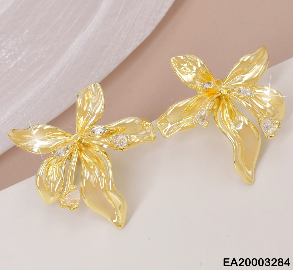 ARETES FLOR DOR 5 PETALOS ALARGADOS/ ESTAMBRES ZIRC. EE953-3