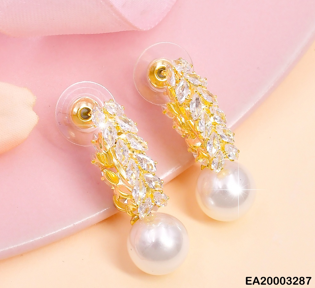 ARETES DOR "J" DOBLE FILA ZIRC/ PERLA COLGANTE EE1171-132