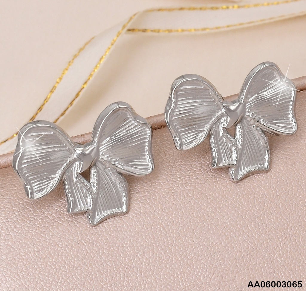 ARETES PLAT.LAZOS PLANOS GRABADOS KE114337