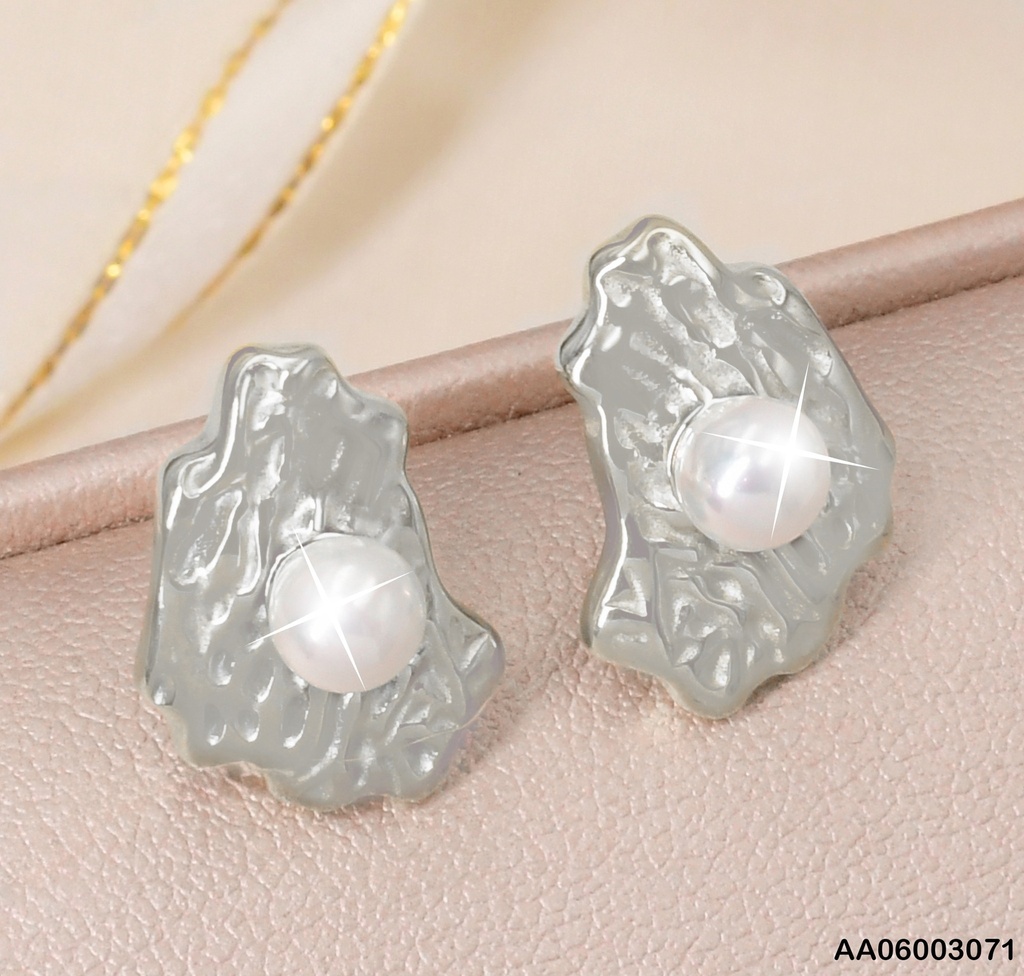 ARETES PLAT.PLACA IRREGULAR A RAYAS C/PERLITA KE114917