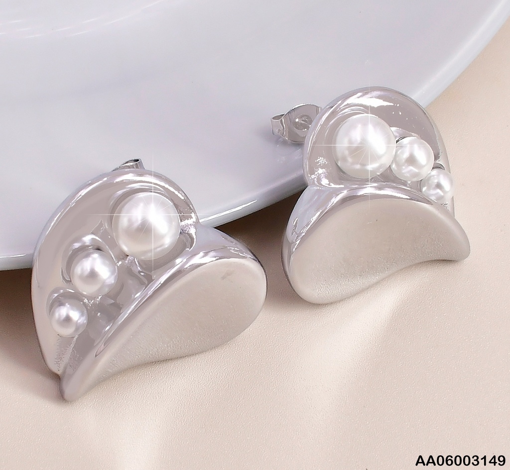 ARETES PLAT CORAZON MITAD SUP. LEVANTADA/ PERLAS EA1042-45